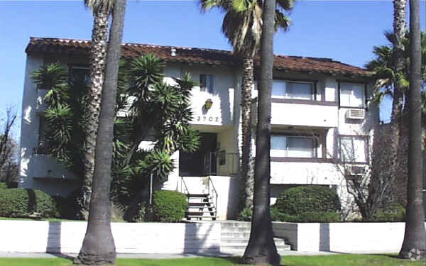 Building Photo - 3702 Hughes Ave
