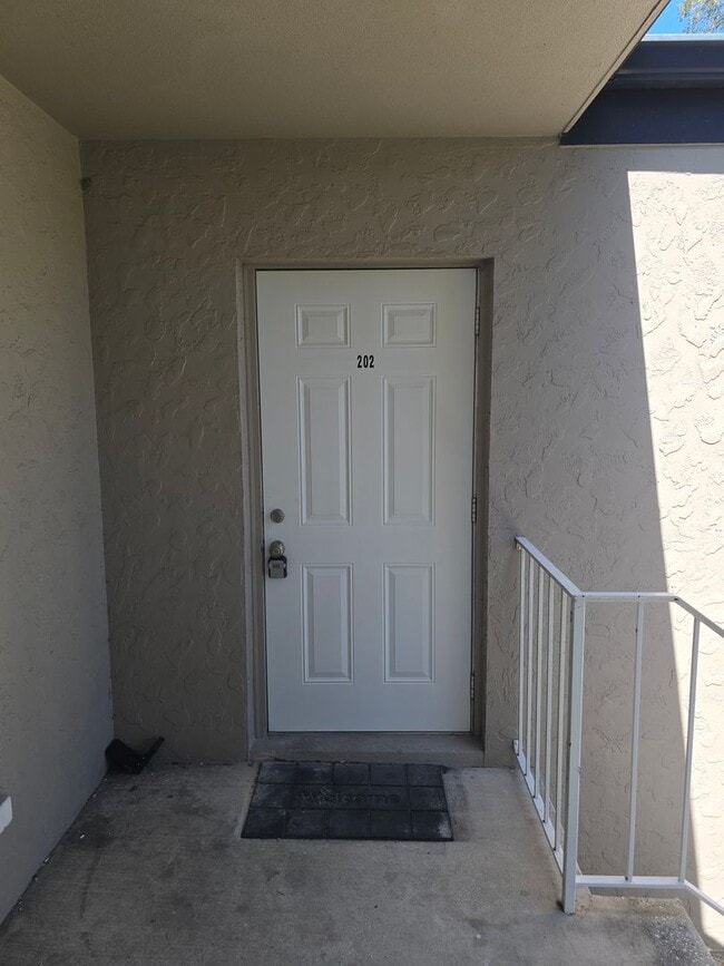 Building Photo - 115 Picardy Villa Cir
