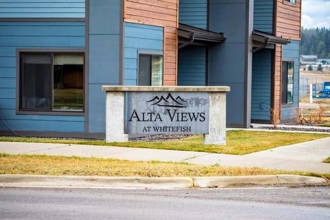 Building Photo - Whitefish Townhome w/ Clubhouse amenities