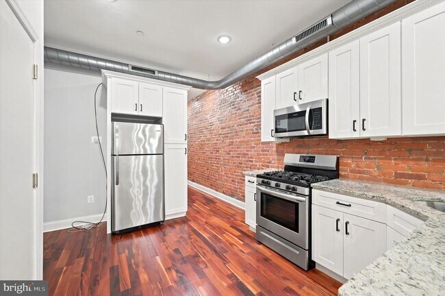 Foto del edificio - 3220 W Diamond St