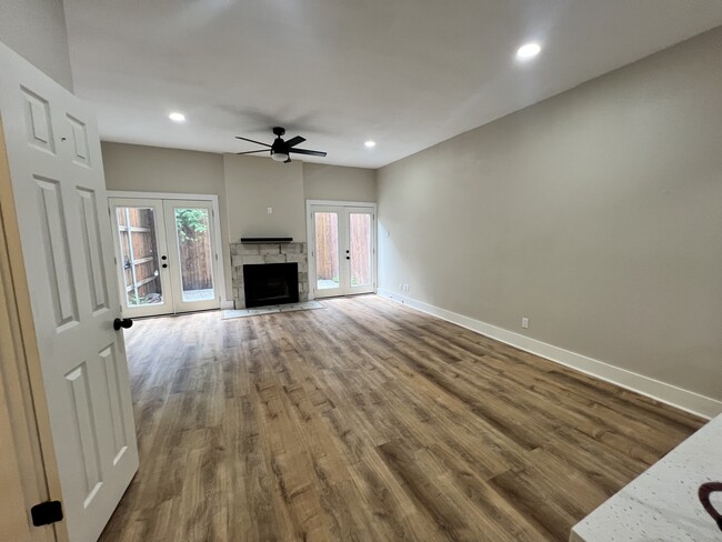 Foto del edificio - 3904 Rawlins St