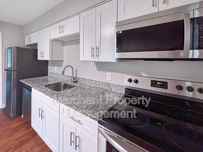 Building Photo - 87 Montague Rd