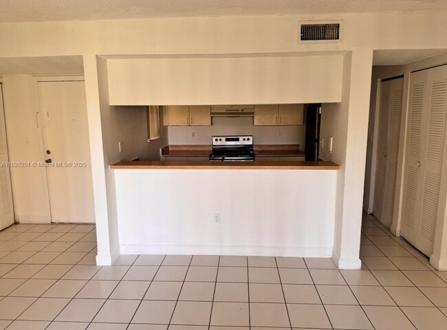 Foto del edificio - 550 NW 114th Ave