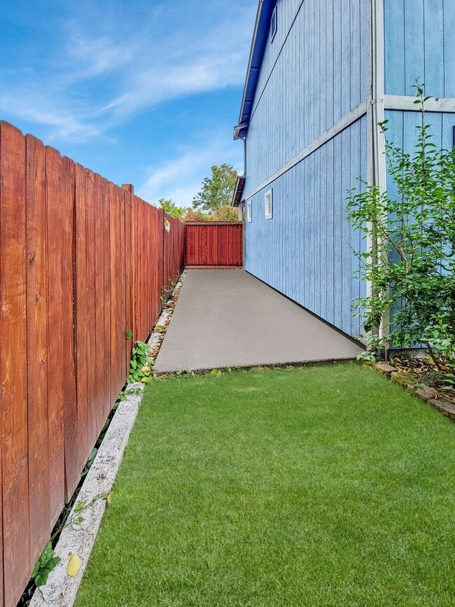 Building Photo - Beautiful N Bennett Street Home ****COMING SOON****