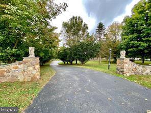 Primary Photo - 1853 Huntsman Ln