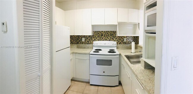 Foto del edificio - 8185 NW 7th St