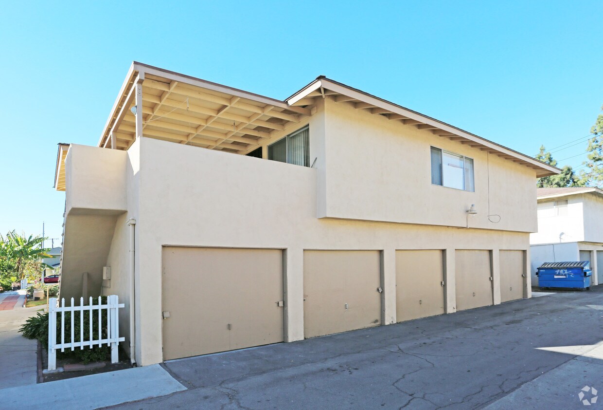 Building Photo - 13262 Verde St