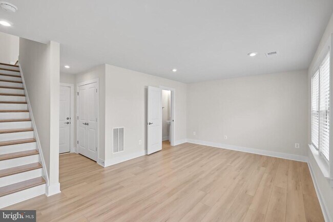 Foto del edificio - 9017 Katherine Johnson Ave
