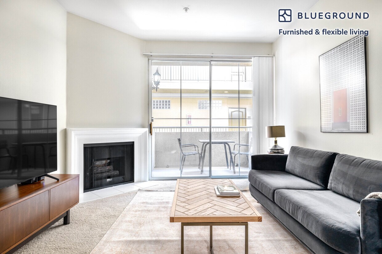 2225 S Beverly Glen Blvd Unit FL2ID407, Los Angeles, CA 90064 Room