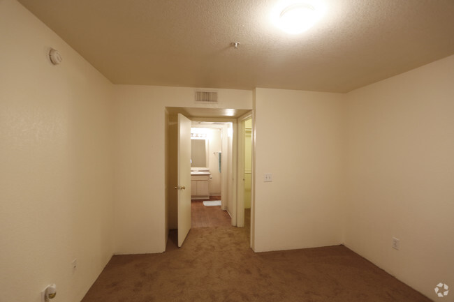 Master Bedroom - Table Rock