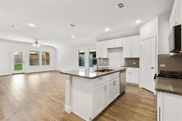 Foto del edificio - 3501 Lillian Ct