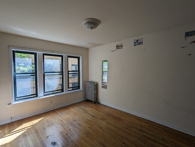 Foto del edificio - 2334.5 N Spaulding Ave