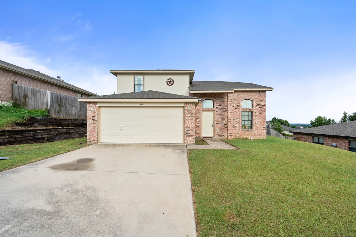 Foto principal - 1103 Katelyn Cir