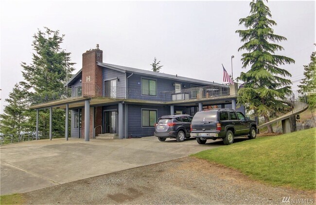 Building Photo - 2 Bed 2 Bath Duplex on Burlington Hill