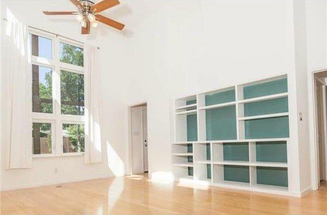 Building Photo - 5500 Duval St