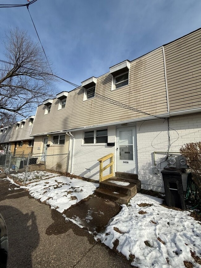 Building Photo - 1438 S 8th St