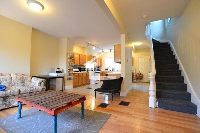 Foto del edificio - 10 Woodmont St