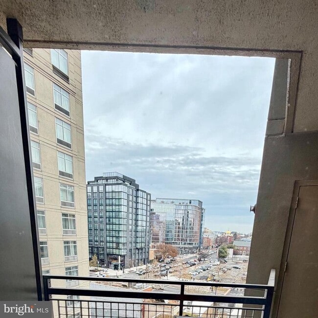 Foto del edificio - 555 Massachusetts Ave NW