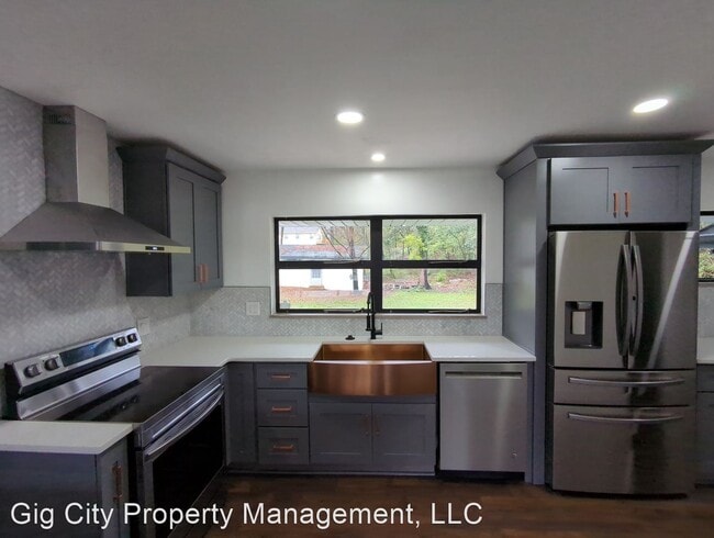 Building Photo - 3 br, 2 bath House - 205 Belvoir