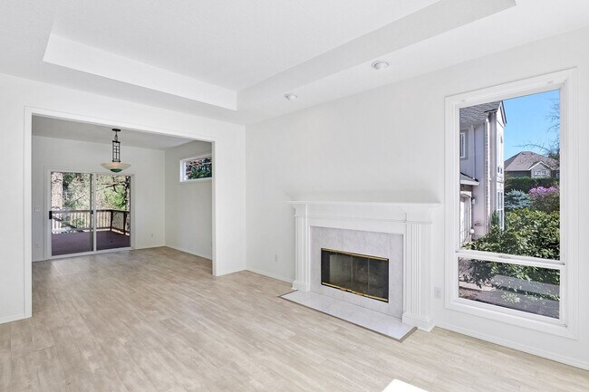 Foto del edificio - Elegant & Serene 3-Bedroom, 2 Bathroom Home Retreat in Desirable Arnold Creek