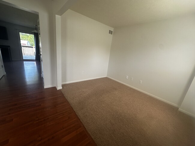 Building Photo - 54935 Cheyenne Meadows Dr