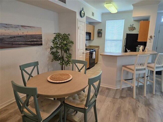 Foto del edificio - 5581 Rosehill Rd