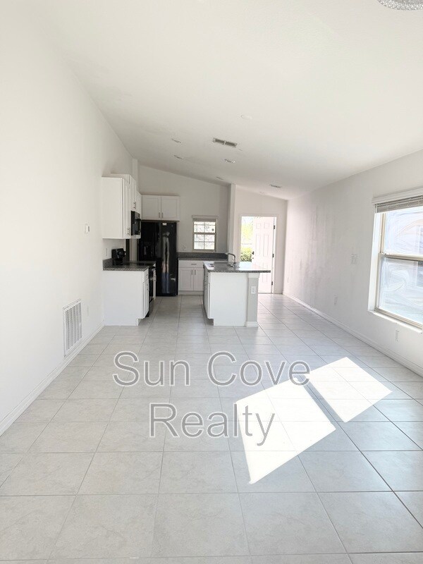 Foto del edificio - 12136 Miracle Mile Dr