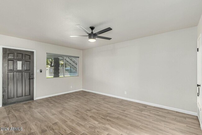 Foto del edificio - 721 E Montebello Ave