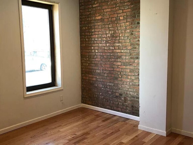 Building Photo - 4 Windsor Terrace