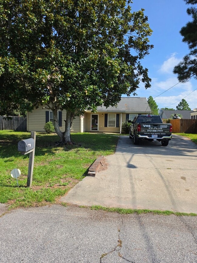 Building Photo - 620 Honey Ridge Ln