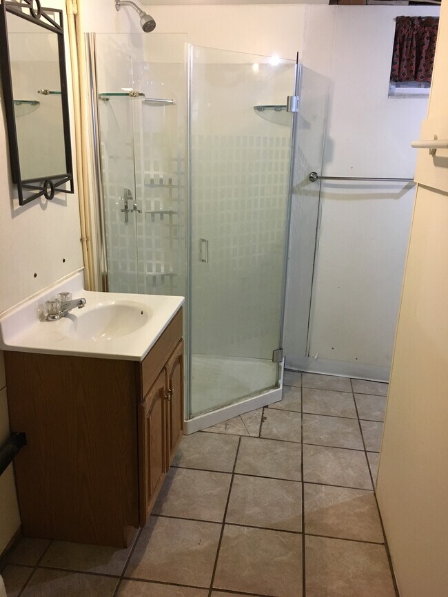 Building Photo - 420 W Calhoun St