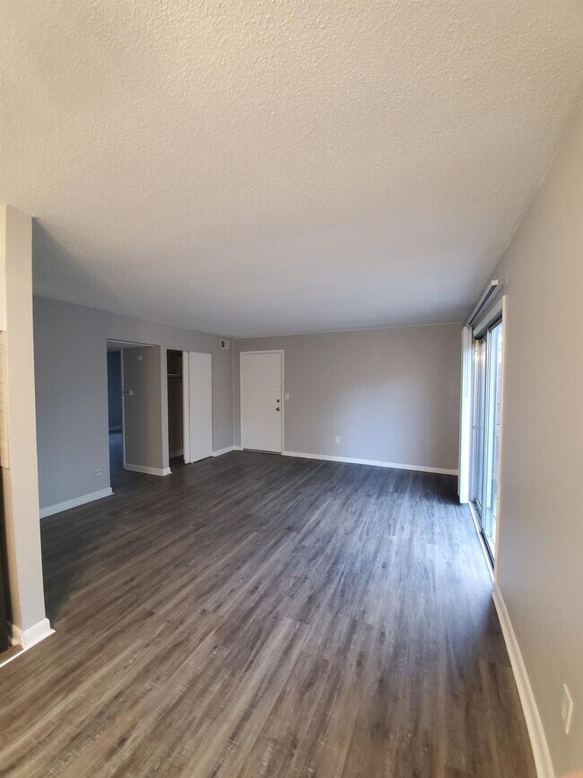 Building Photo - 8480 Beech Ave - 1