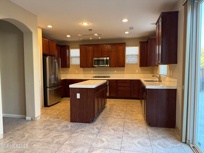 Foto del edificio - 435 Stradella Ct