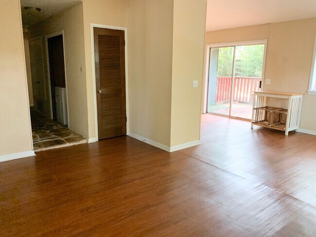 Foto del edificio - 3bed/2bath residential house available soon!