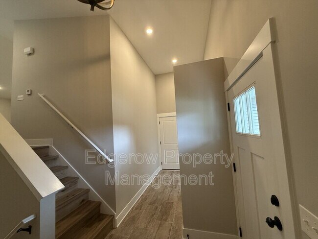 Foto del edificio - 765 68th St SE
