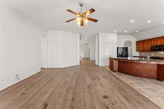 Building Photo - 1602 Eden Meadows Dr