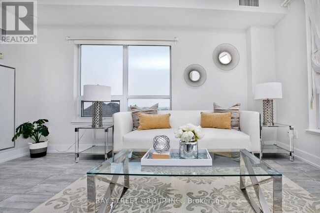 Building Photo - 540 Bur Oak Ave