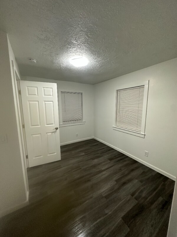 Building Photo - 4975 Breanna Ln NE