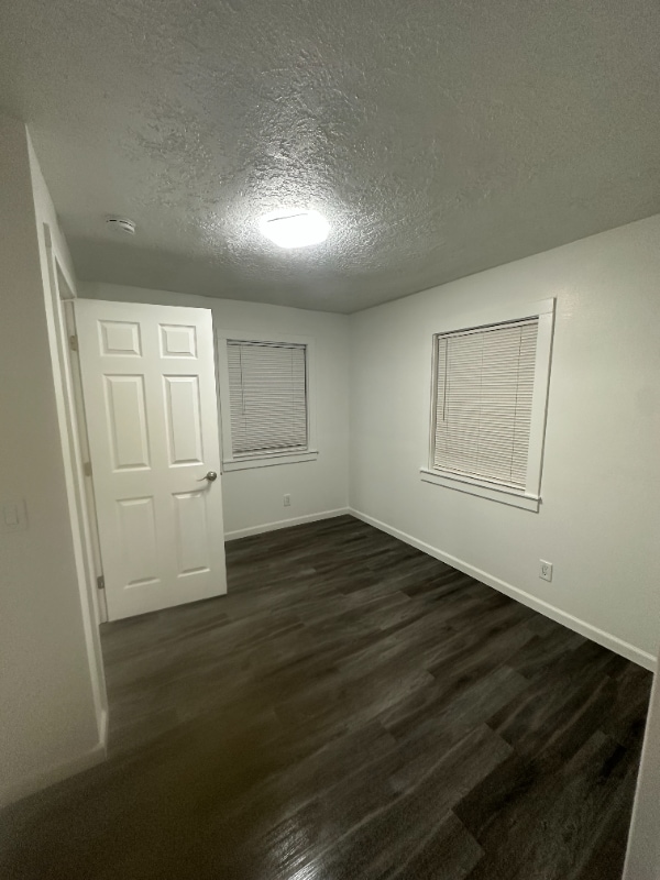 Foto del edificio - 4975 Breanna Ln NE