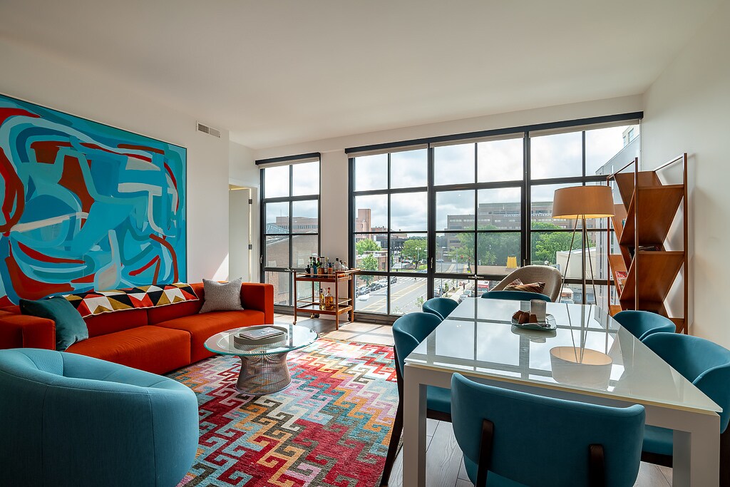 Foto principal - 2030 8th St NW