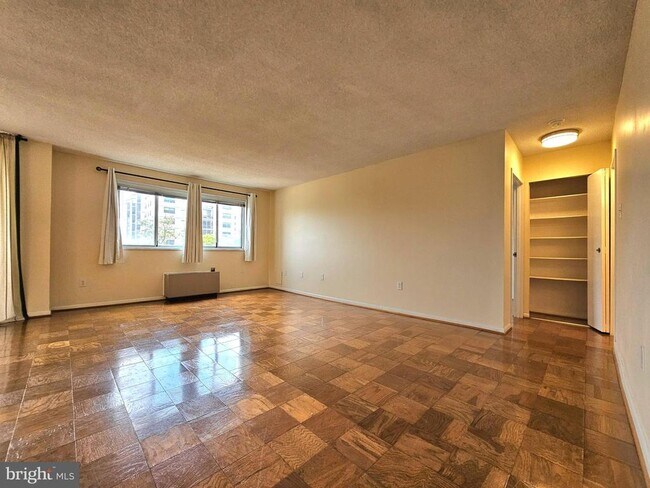 Foto del edificio - 2059 Huntington Ave