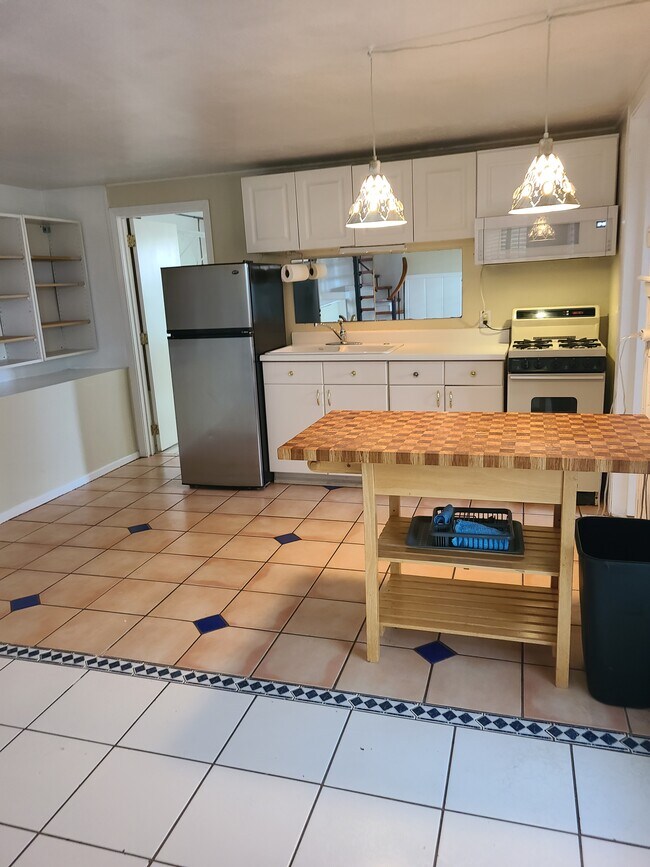 Foto del edificio - 5831 Adelaide Ave