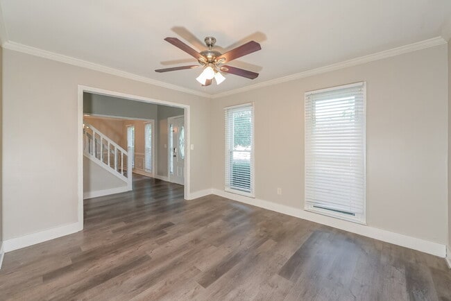 Building Photo - 2570 Broadmoor Ct