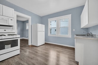 Building Photo - 2826 E 124th St