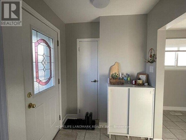 Photo du bâtiment - 9 Terra Cotta Crescent