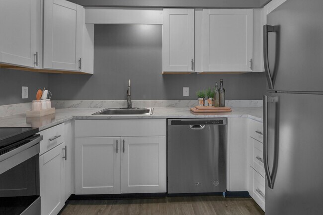 Foto del edificio - Lakeside Studio Apartments