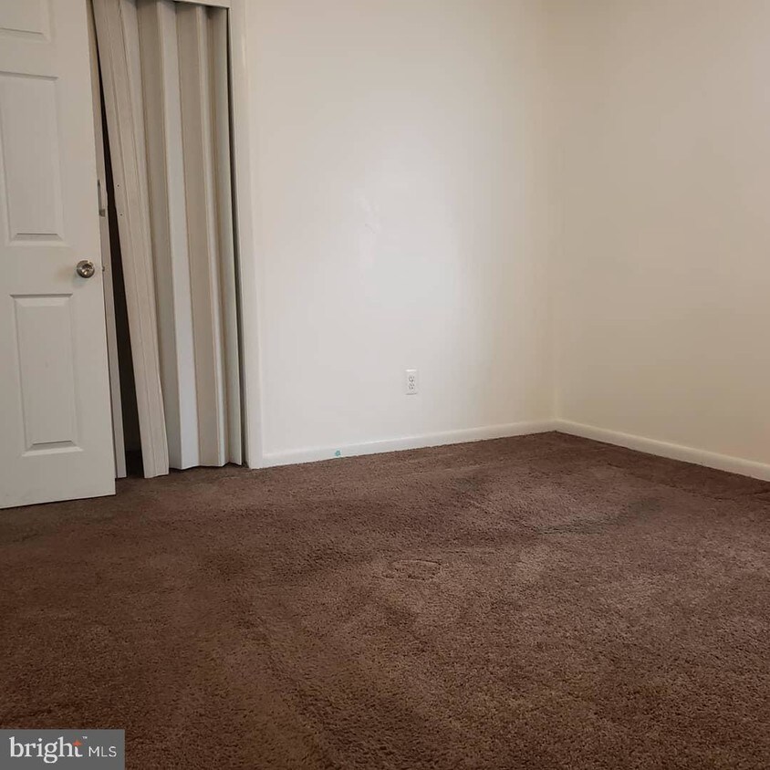 Foto principal - 6503 Seat Pleasant Dr