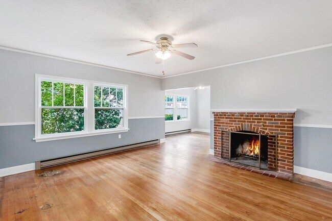 Foto del edificio - 1930's Renovated Farmhouse with tons of ya...