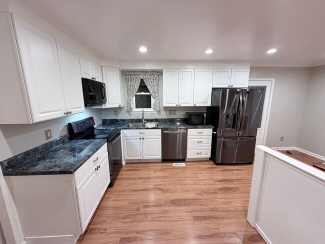 Building Photo - 217 Ridgecrest Way