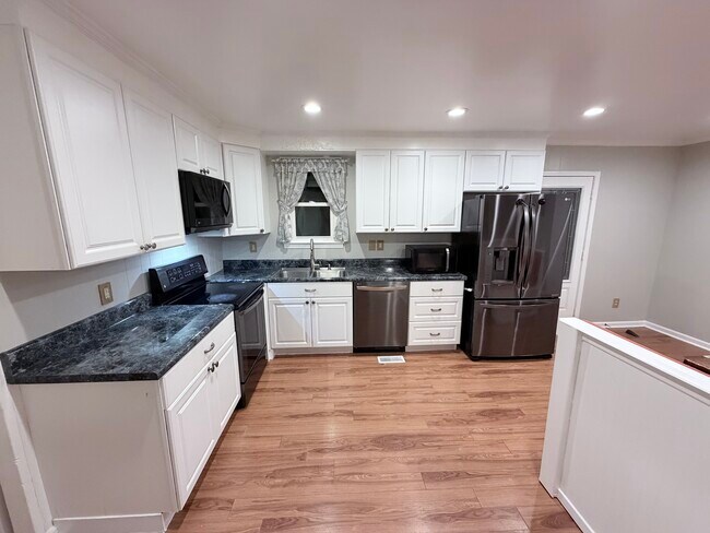 Foto del edificio - 217 Ridgecrest Way